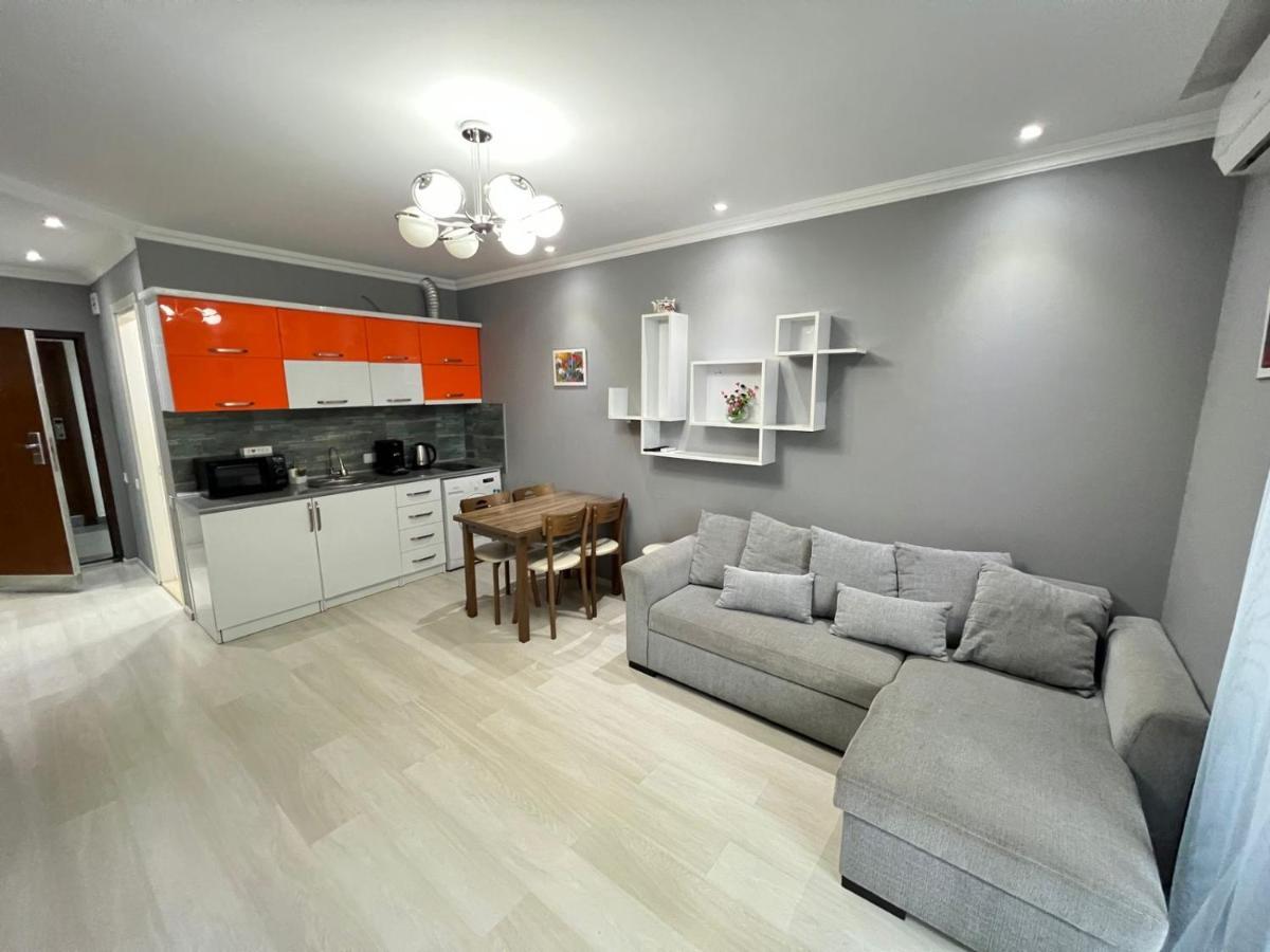 Holiday Premium Apartments バトゥーミ エクステリア 写真