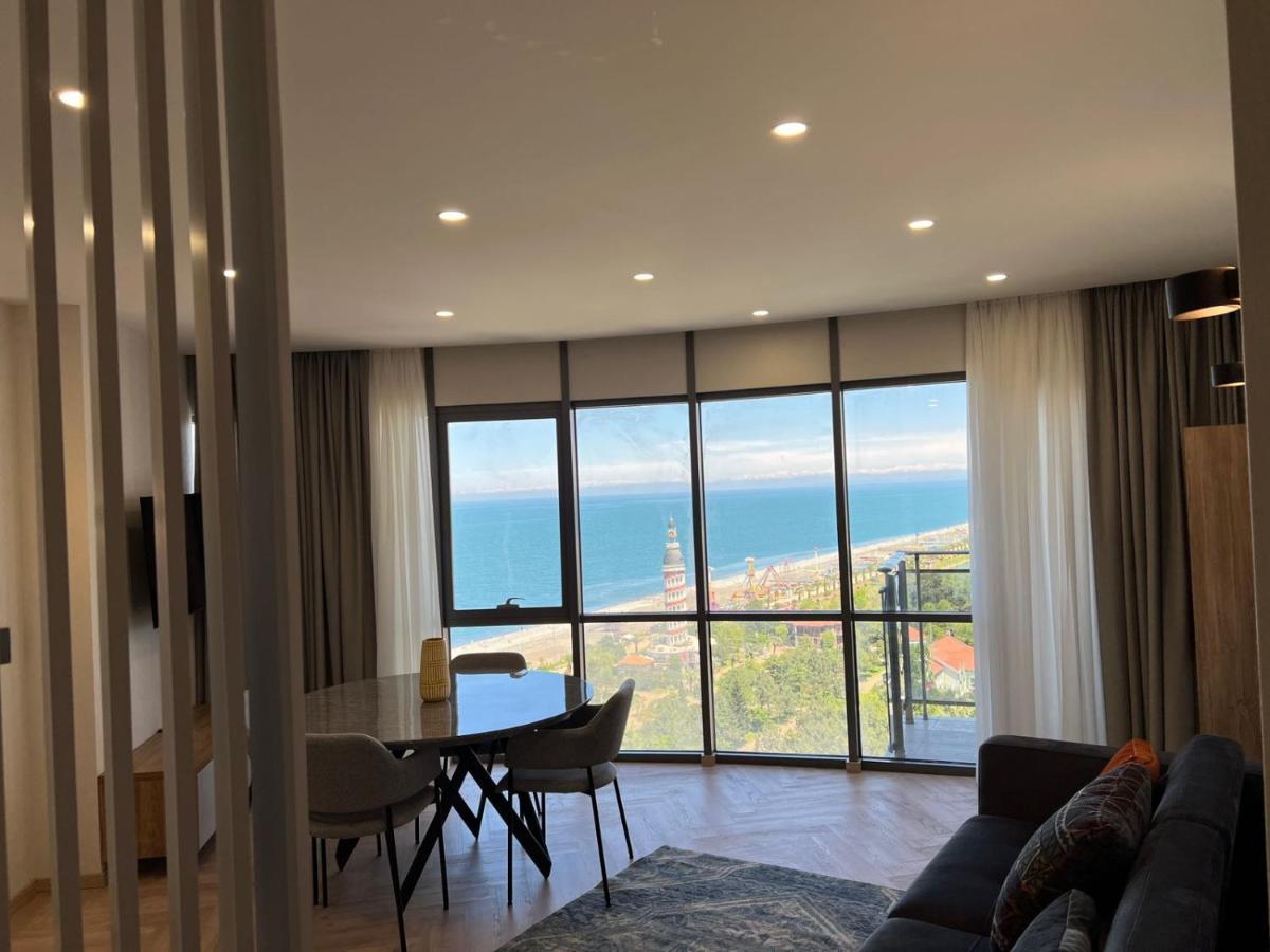 Holiday Premium Apartments バトゥーミ エクステリア 写真