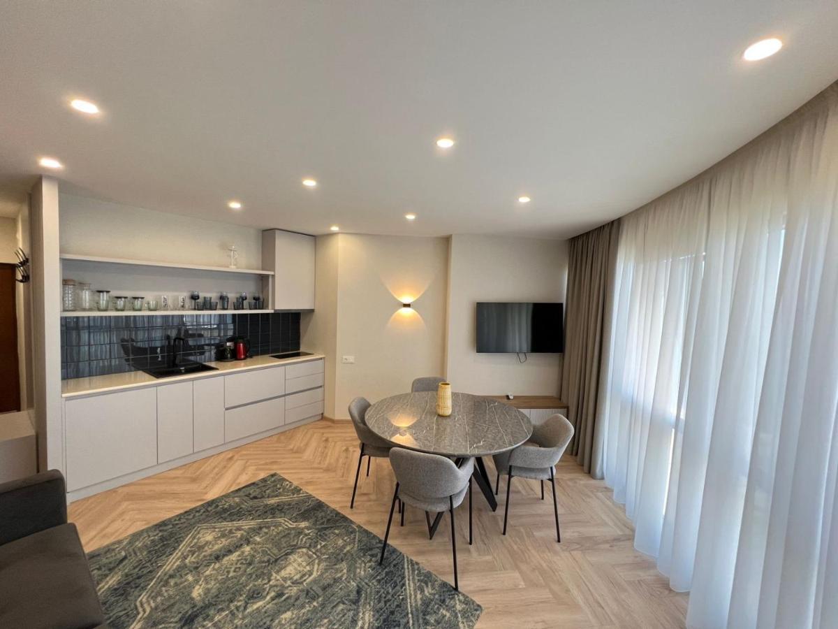 Holiday Premium Apartments バトゥーミ エクステリア 写真
