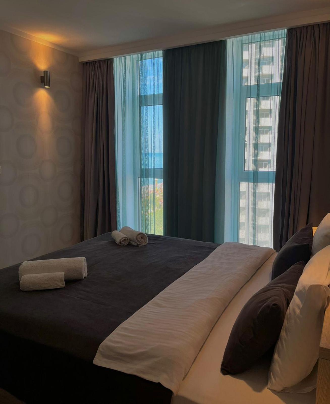 Holiday Premium Apartments バトゥーミ エクステリア 写真