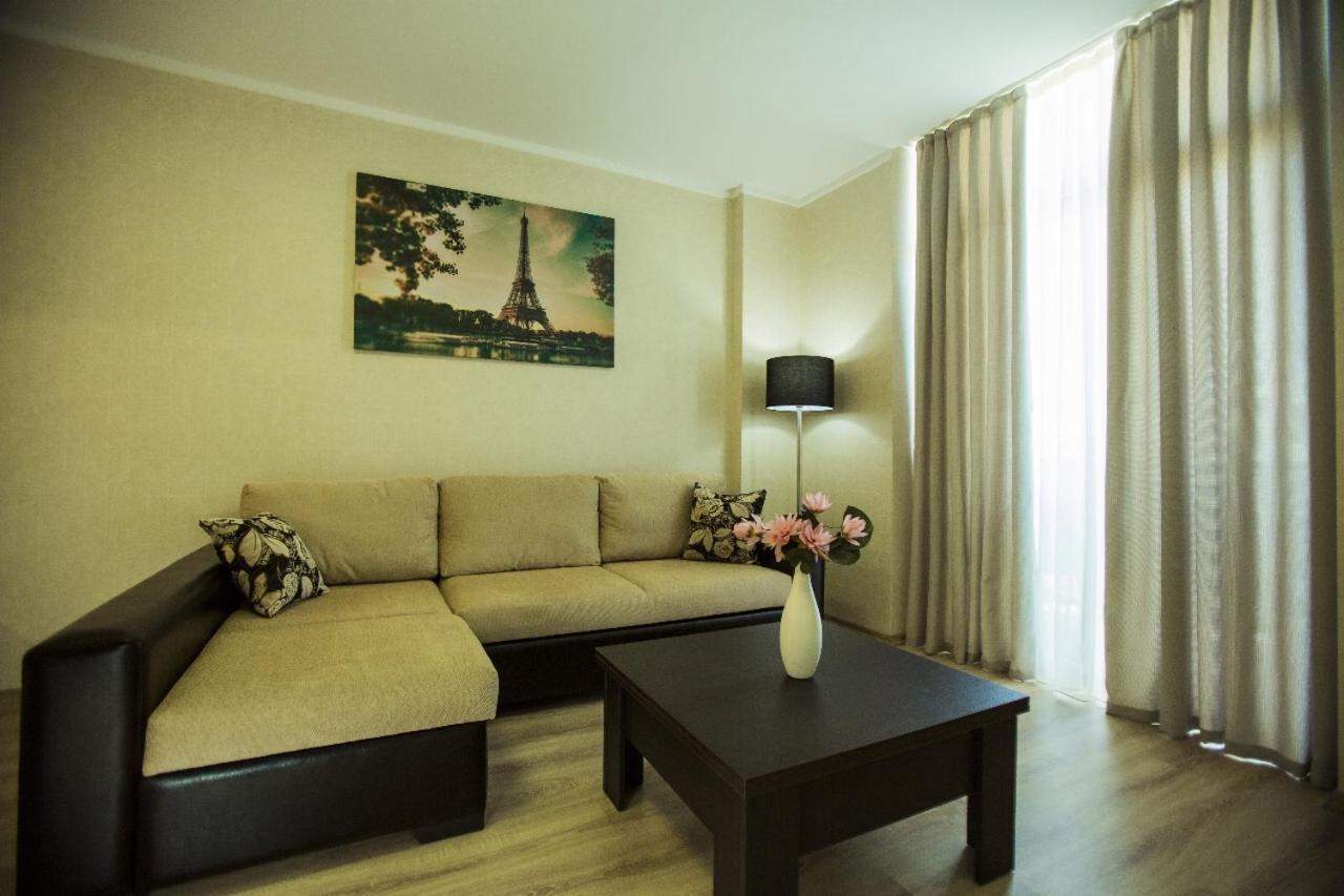 Holiday Premium Apartments バトゥーミ エクステリア 写真