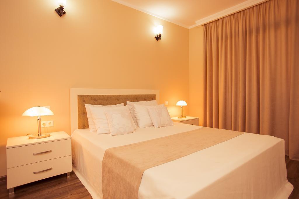Holiday Premium Apartments バトゥーミ エクステリア 写真