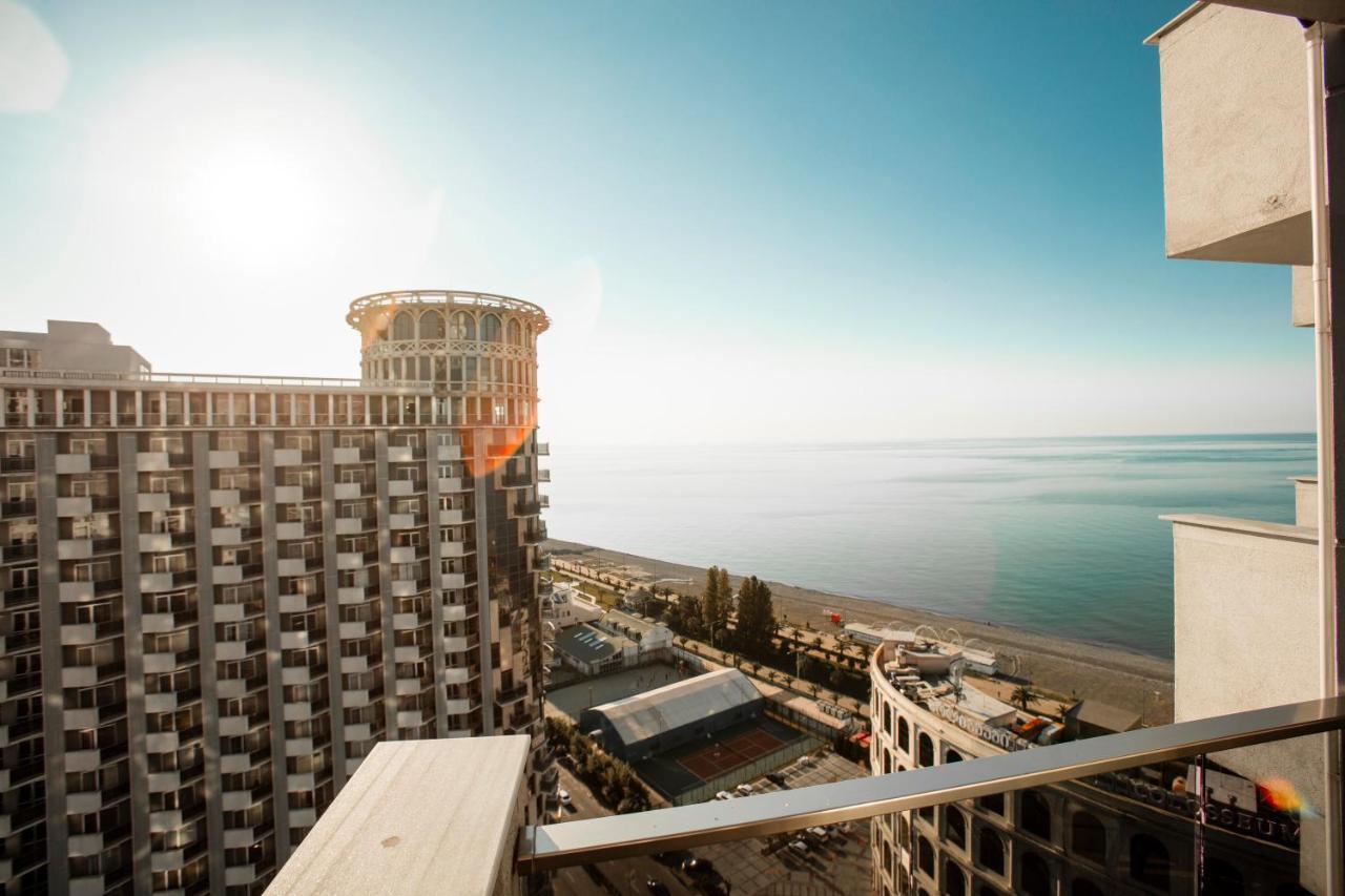 Holiday Premium Apartments バトゥーミ エクステリア 写真