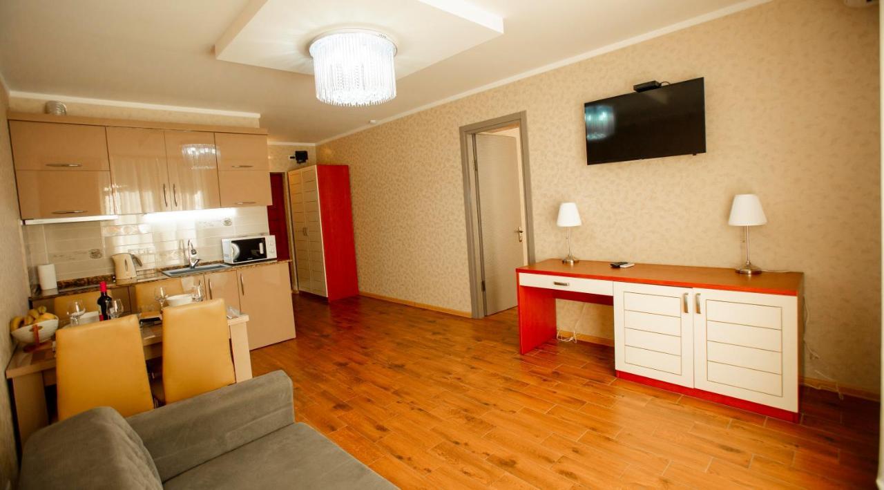 Holiday Premium Apartments バトゥーミ エクステリア 写真